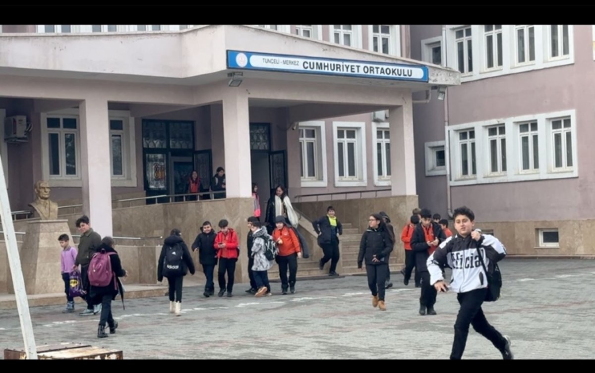 Dêrsim de seba Dersa Weçinitî ya Zazakî vengdayîşê seferberîye
