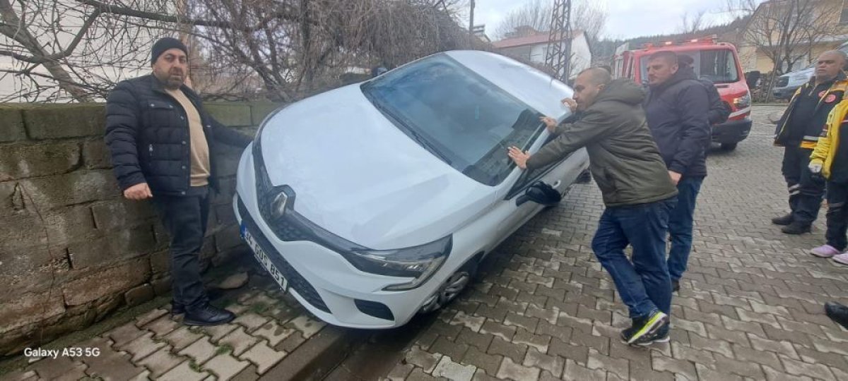 Çewlîg de wesayîtî da dêsî ro: 2 birîndarî