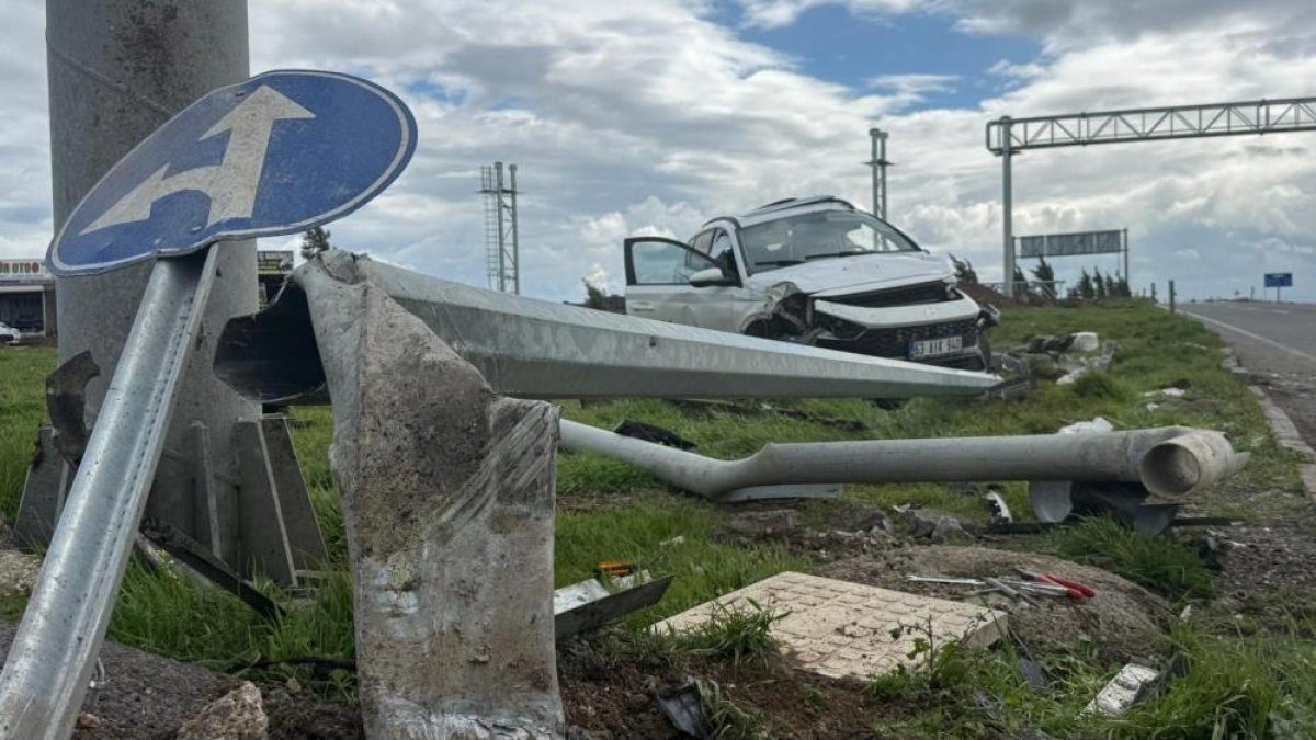 Amed de servîsê wendekaran qeza kerd: 15 birîndarî