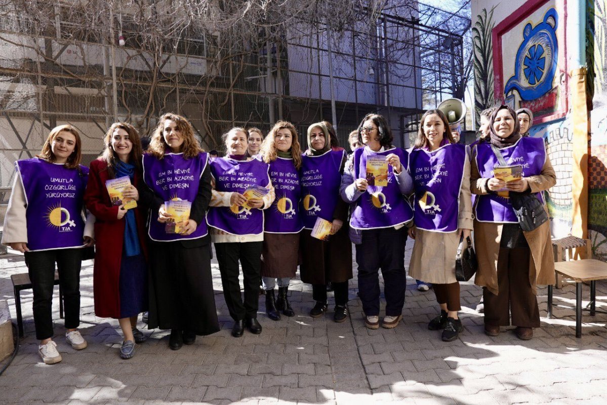 Amed de semedê 8ê Adare Roja Cinîyan xebate ameye kerdene