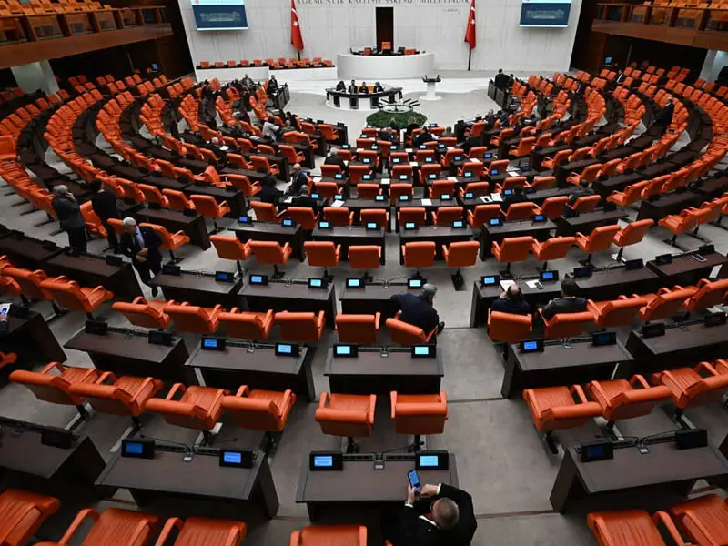 Betlaneya Parlamentoyê hate paşxistin: ‘Qanûna Pêvajoyê’ derdikeve?