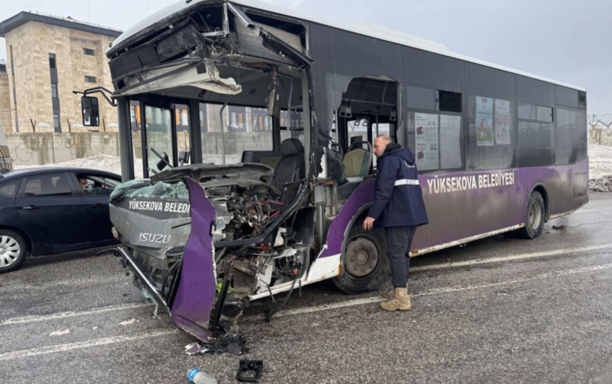 Di qezayeke Geverê de 18 kes birîndar bûn