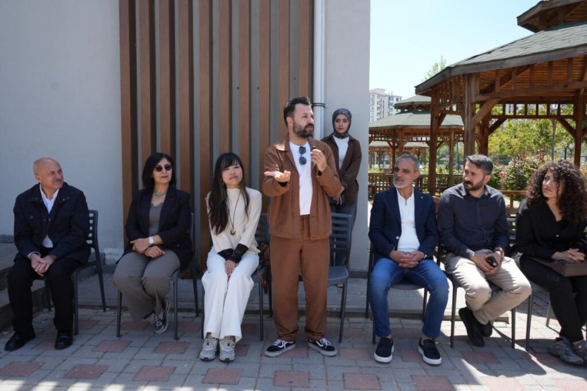 Akademîya Celadet Elî Bedirxanî Roşanê Ziwanî pîroz bi