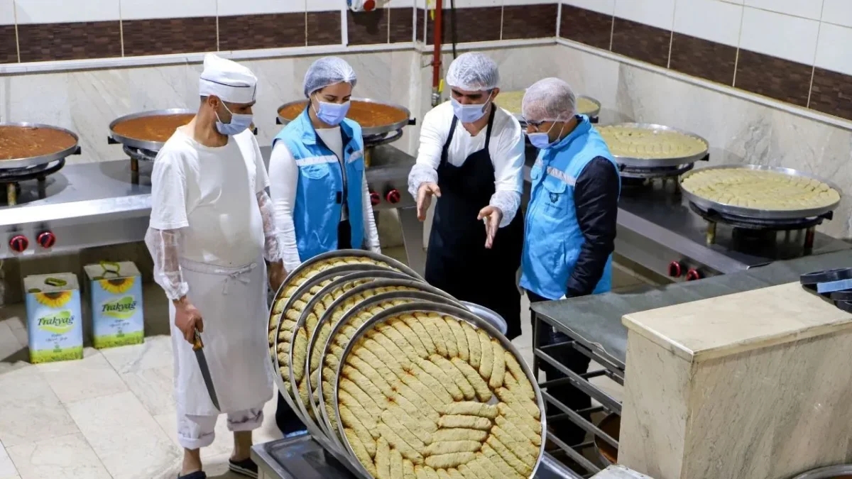 Amed de roşanî ra ver cayê karî de sehnayîşê xidayan