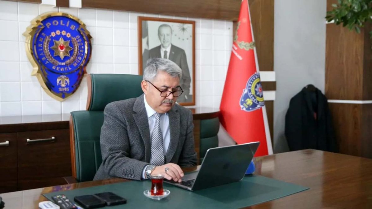 Lêpirsîna Dokuyê: Rêvebirê Ewlekariyê ji bo lêpirsînê hate gazîkirin