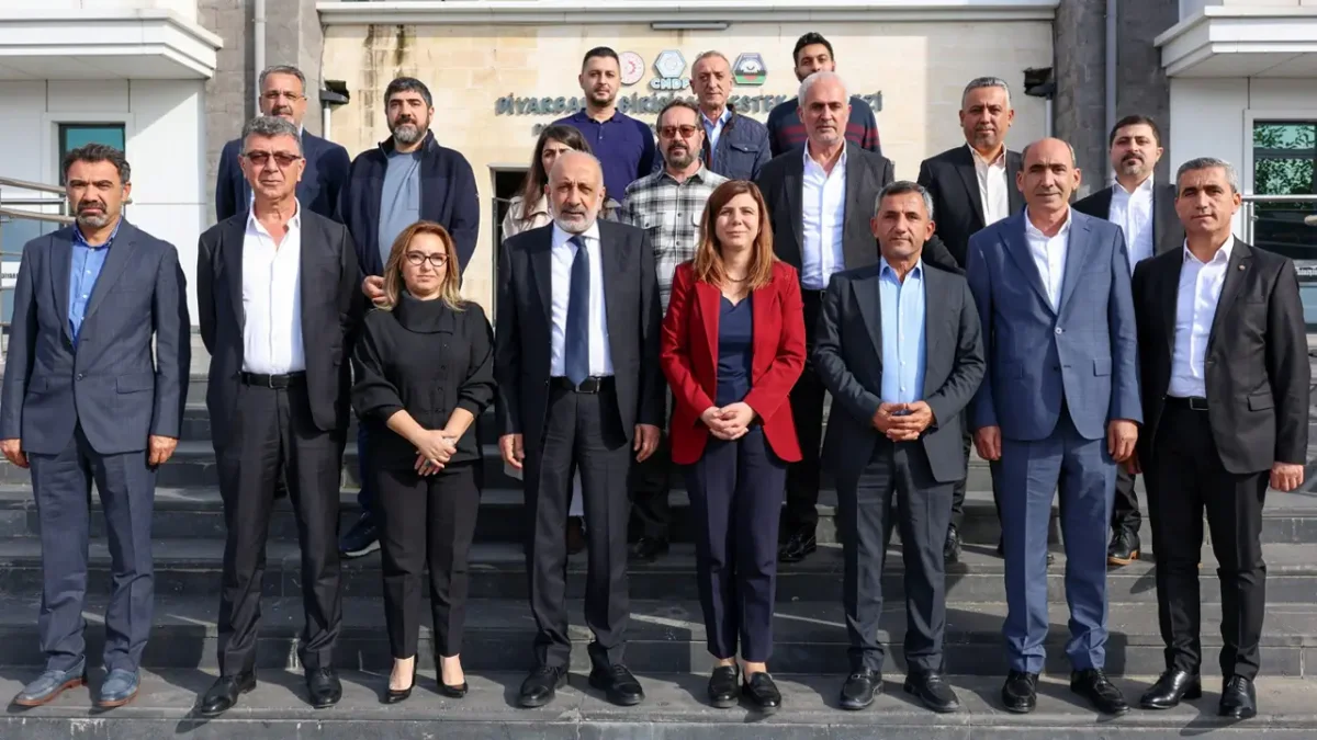 Ji hevşaredarên Amedê serdana pîrozbahiyê bo DTSOyê
