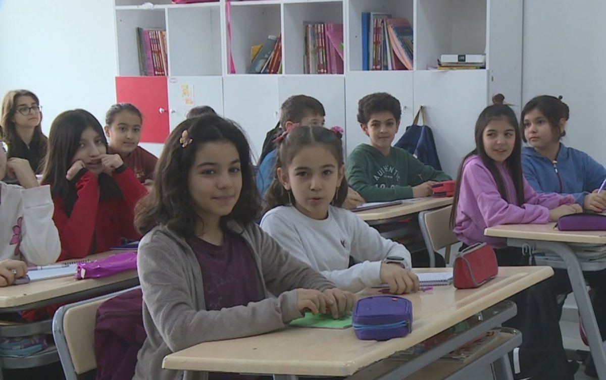 Bang ji bo Kurdî: 'Bila êdî zengil ji bo Kurdî jî lê bidin'